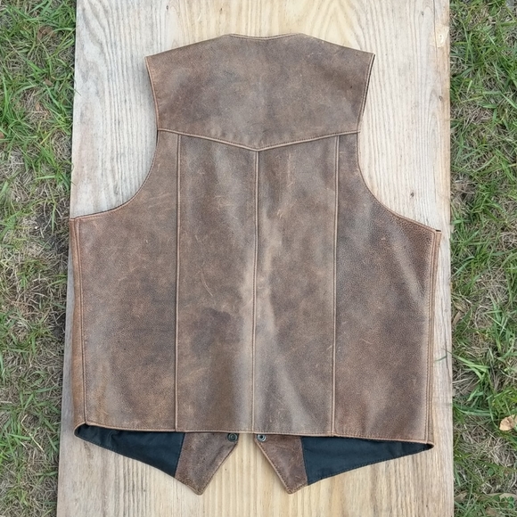 Fox Creek Leather Vest - Picture 8 of 8